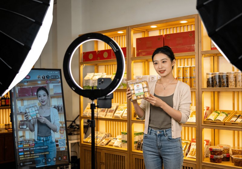 武汉电子商务的蓬勃发展：机遇与挑战并存
